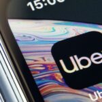 Uber adiciona sobretaxa de combustível de 5 centavos por quilômetro devido ao conflito no Oriente Médio
