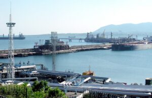 Ucrânia ataca centro energético russo de Novorossiysk no Mar Negro Ataque a navio russo