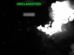 Último ataque militar dos EUA a suposto barco de drogas mata 3 pessoas no leste do Pacífico O último ataque militar dos EUA a um barco acusado de transportar drogas no leste do Oceano Pacífico matou três pessoas no domingo.