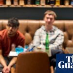 Um bot de IA me convidou para sua festa em Manchester. Foi uma noite muito boa