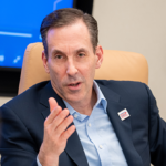 Uma América forte começa enfrentando o comércio injusto – e apoiando a química americana