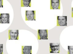 Uma breve história da liderança da Warner Bros. desde 1970 Steven Jay Ross participa de uma festa na principal loja de varejo da Bonwit Teller na cidade de Nova York em 23 de abril de 1981.