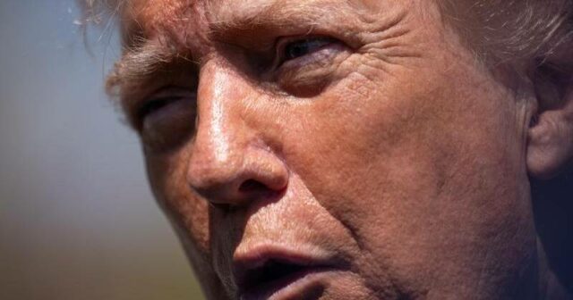 O presidente dos EUA, Donald Trump, diz que concordou com um cessar-fogo de duas semanas com o Irã. Foto de : AP FOTO