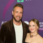 Vezes em que Kristen Bell e Dax Shepard defenderam seu casamento GettyImages-2192571998