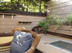 Usei este kit DIY para proteger meu deck e foi uma decisão brilhante Moldura no meu deck.