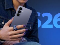 Usei o Galaxy S26 Ultra por um mês – aqui estão 5 coisas que me surpreenderam Samsung Galaxy S26 em azul celeste com uma planta