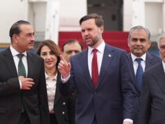 Vance no Paquistão para negociações com o Irã enquanto impasse se aproxima do Líbano O vice-presidente JD Vance é recebido por altos funcionários da defesa paquistanesa em Islamabad.