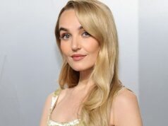 Vanity Fair enfrenta escrutínio sobre a edição do polêmico vídeo de Chloe Fineman sobre seu menino de 6 anos com calças no acampamento de verão Vanity Fair enfrenta escrutínio sobre a edição do polêmico vídeo de Chloe Fineman sobre seu menino de 6 anos com calças no acampamento de verão