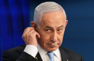 Vendido em excesso e entregue de forma insuficiente: Netanyahu de Israel enfrenta reação negativa ao cessar-fogo Navios de carga no Golfo.