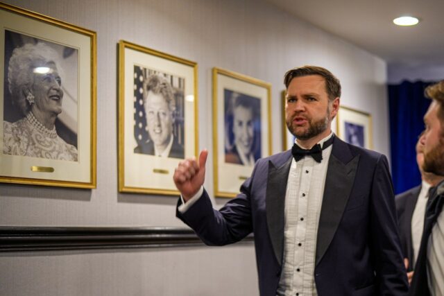 Verificação de fatos: O serviço secreto acompanhou JD Vance antes de Trump? 
