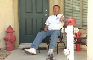 Veterano de Las Vegas recua depois que HOA supostamente teve como alvo a exibição de hidrantes no jardim: ‘A gota d’água’ Veterano de Las Vegas recua depois que HOA supostamente teve como alvo a exibição de hidrantes no jardim: 'A gota d'água'