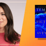 Victoria Aveyard mostra a estreia de fantasia adulta, 'Tempest', revela o título do livro 2 na BookCon