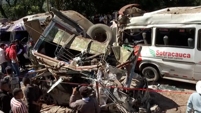 Vídeo: Colômbia culpa rebelde dissidente das FARC pela bomba mortal em ônibus
