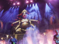 Vídeo: Concerto The Strokes Close Coachella Promovendo o Hamas e a Propaganda Iraniana Vídeo: Concerto The Strokes Close Coachella Promovendo o Hamas e a Propaganda Iraniana