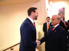 Vídeo: JD Vance se reúne com o primeiro-ministro paquistanês antes das negociações com o Irã Vídeo: JD Vance se reúne com o primeiro-ministro paquistanês antes das negociações com o Irã