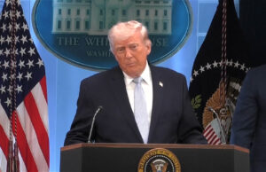 Vídeo: Trump ameaça prender repórter por vazamento de resgate de aviador iraniano Vídeo: Trump ameaça prender repórter por vazamento de resgate de aviador iraniano