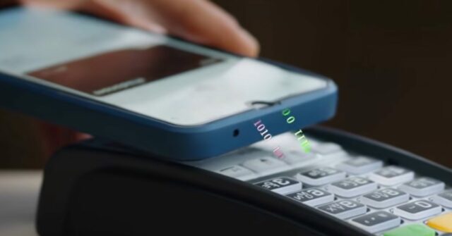 Vídeo mostra como roubar US$ 10.000 de iPhone bloqueado em ambiente controlado
