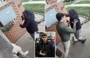 Vídeo vil mostra o supremacista branco Nick Fuentes usando spray de pimenta e empurrando uma mulher judia para fora de sua casa Vídeo vil mostra o supremacista branco Nick Fuentes usando spray de pimenta e empurrando uma mulher judia para fora de sua casa