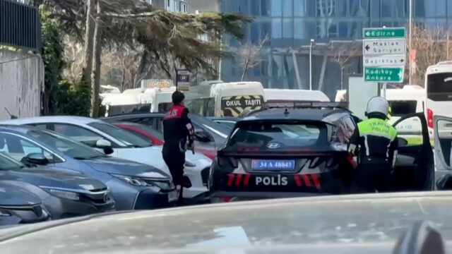 Vídeos capturam tiroteio perto do consulado de Israel em Istambul Vídeos capturam tiroteio perto do consulado de Israel em Istambul