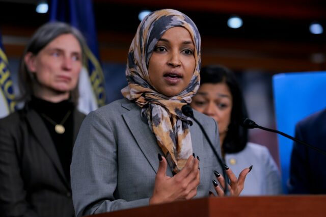 Vinícola do marido de Ilhan Omar foi encerrada após solicitação de registros financeiros
