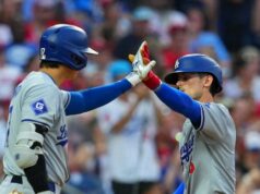 Você já fez isso mil vezes – mas quem inventou o high-five? LeBron James, Kobe Bryant e mais na The Redeem Team