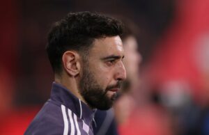 ‘Você quer lutar’: como o favorito dos fãs do Man Utd está estabelecendo o padrão de troféus para todas as novas contratações dos Red Devils 'Você quer lutar': como o favorito dos fãs do Man Utd está estabelecendo o padrão de troféus para todas as novas contratações dos Red Devils