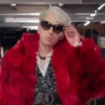 "Você tem que assistir a essa impressão sacerdotal de Miranda na nova promoção do 'SNL'" . Isso é tudo