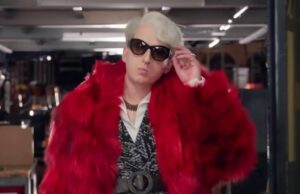 “Você tem que assistir a essa impressão sacerdotal de Miranda na nova promoção do ‘SNL'” . Isso é tudo "Você tem que assistir a essa impressão sacerdotal de Miranda na nova promoção do 'SNL'" . Isso é tudo