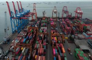 Volume Peti Kemas Naik Gila-gilaan, Efek Dahsyat Lebaran Volume Peti Kemas Naik Gila-gilaan, Efek Dahsyat Lebaran