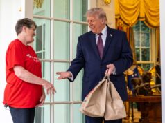 Vovó DoorDash reage às reivindicações de ator pago após vídeo de Trump Vovó DoorDash reage às reivindicações de ator pago após vídeo de Trump