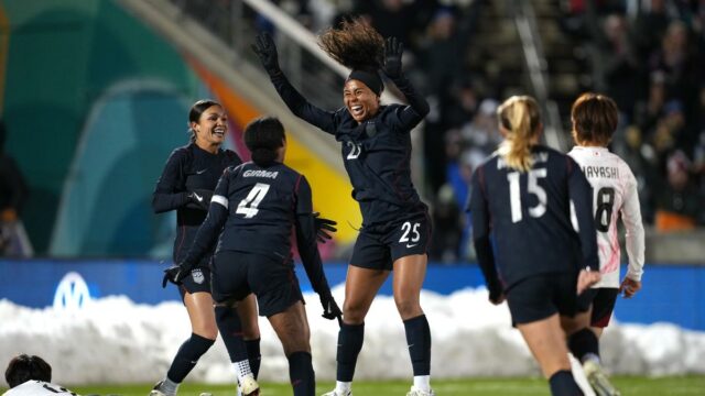 Wesley brilha na vitória do USWNT sobre o Japão por 3 a 0 na decisão da série
