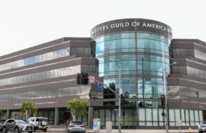 Writers Guild firma acordo provisório de contrato com estúdios Writers Guild firma acordo provisório de contrato com estúdios