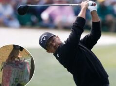 Xander Schauffele envia a camiseta do Masters para a bolsa do cliente em um momento agitado Xander Schauffele, dos EUA, acertando sua tacada inicial no Masters.