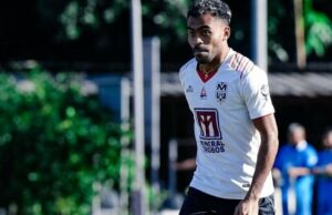 Yakob Sayuri Diserang Rasis di Kanjuruhan, Suporter Kapan Waras? Yakob Sayuri Diserang Rasis di Kanjuruhan, Suporter Kapan Waras?