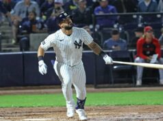 Yankees convocando Jasson Dominguez enquanto Giancarlo Stanton se dirige para IL O defensor esquerdo do New York Yankees, Jasson Domínguez # 24, voa para a direita na terceira entrada.