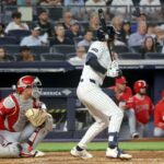 Ryan McMahon, acertando uma única tacada interna no terceiro inning, mais tarde tentou acertar uma rebatida no sexto inning, mas foi derrubado pelo arremessador na derrota dos Yankees por 7-1 para os Angels em 14 de abril de 2026 no Stadium.