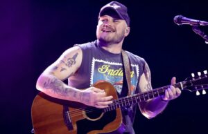 Zach Bryan chama ‘Karens’ após encerrar o show mais cedo devido ao clima GettyImages-2226396445-Bryan.jpg