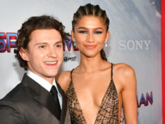 Zendaya diz que Tom Holland ‘é minha pessoa porque não me sinto nervoso perto dele’, o que começou na audição de ‘Homem-Aranha’: ‘Ele me fez sentir calmo’ Zendaya and Tom Holland at the premiere of 'Spider-Man: No Way Home' at the Regency Village and Bruin Theatres in Los Angeles, California on December 13, 2021.
