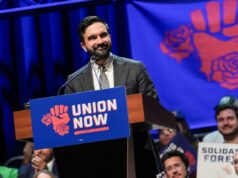 Zohran Mamdani se dá um tapinha nas costas com uma festa de 100 dias, discurso que os críticos chamam de ‘insegurança massiva’ Zohran Mamdani se dá um tapinha nas costas com uma festa de 100 dias, discurso que os críticos chamam de 'insegurança massiva'