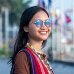 Os pais de Kary tentaram forçá-la a se casar aos 13 anos. Ela recusou e agora estuda psicologia em Phnom Penh.