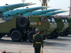 ‘Podemos estar no sopé de uma nova corrida armamentista nuclear’ Vice-Primeiro Ministro e Ministro da Defesa, Richard Marles, durante uma conferência de imprensa conjunta após a reunião dos Ministros da Defesa, no Parlamento em Canberra, na quinta-feira, 26 de março de 2026. fedpol Foto: Alex Ellinghausen