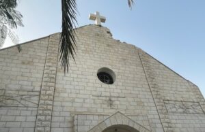 ‘Recusar-se a comemorar’: Cristianismo em Gaza marca Páscoa sombria em meio ao genocídio Palestinos em Gaza observando a Páscoa