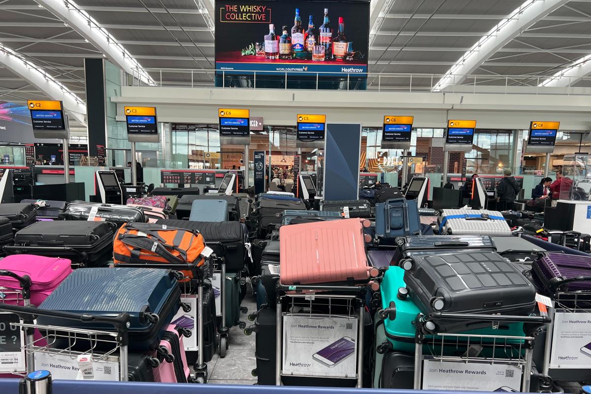 20.000 malas retidas após problema técnico no aeroporto de Heathrow deixa os viajantes confusos