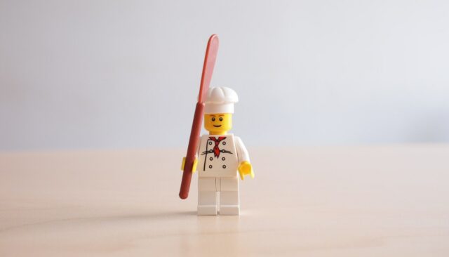 6 utensílios de cozinha que tornam a vida adulta mais fácil

