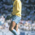 Alguns acreditam que houve um crime em relação ao adoecimento de Gordon Banks com intoxicação alimentar horas antes da Inglaterra perder para a Alemanha Ocidental na Copa do Mundo de 1970.