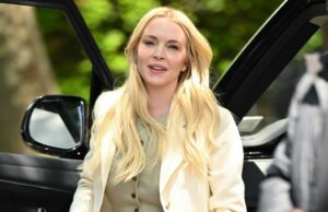 A bolsa de 5 dígitos de Lindsay Lohan contém absolutamente tudo Kelly Rutherford é vista durante o 79º Festival Anual de Cinema de Cannes em 13 de maio de 2026 em Cannes, França.