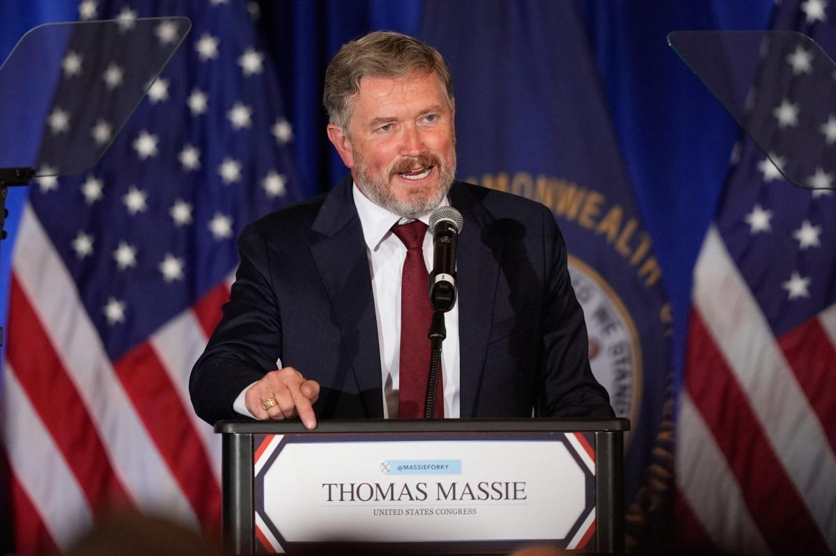 A derrota de Thomas Massie traz a odiosa Era Epstein a um fim humilhante