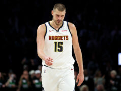 A escalação do Nuggets pode ficar aberta após o fracasso dos Playoffs da NBA Nikola Jokic Denver Nuggets nos playoffs da NBA