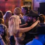A estreia de 'Dutton Ranch' esta semana? É aqui que a nova série ‘Yellowstone’ de Beth e Rip estreia na Paramount +