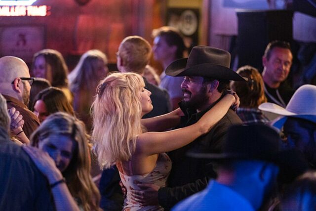 A estreia de 'Dutton Ranch' esta semana? É aqui que a nova série ‘Yellowstone’ de Beth e Rip estreia na Paramount +
